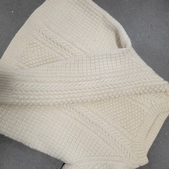 Vintage wool cableknit mens small women's medium sweater - Picture 5 of 12